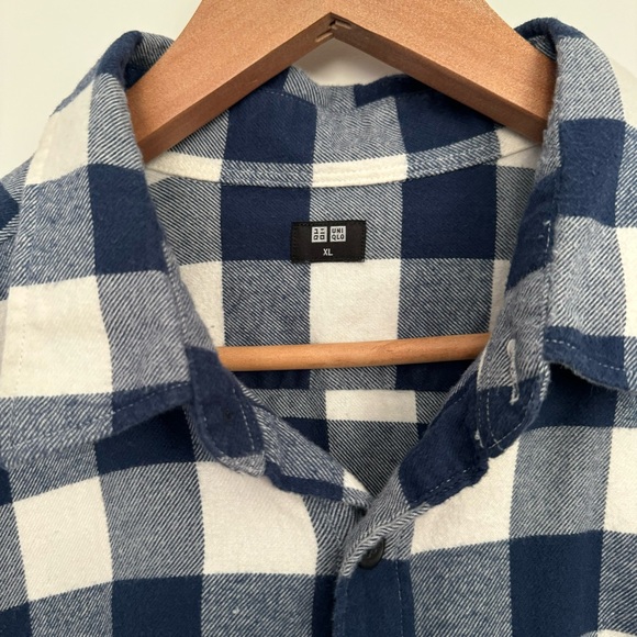 UNIQLO flannel checked shirt, buttoned down collar, long sleeve, unisex. - Picture 6 of 6
